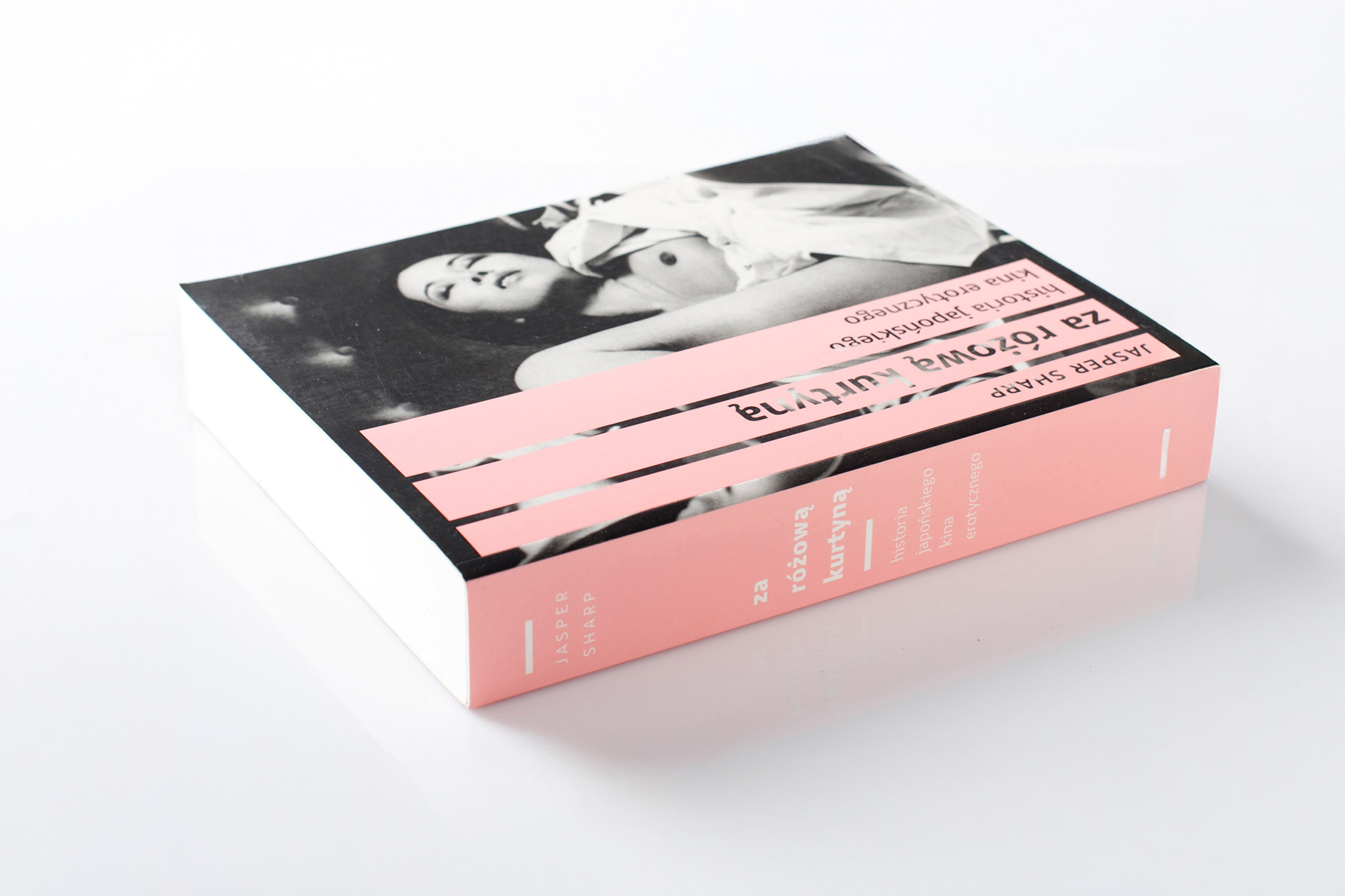 za różową kurtyną