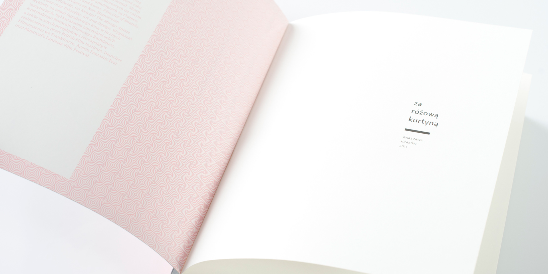 Za_rozowa_kurtyna_02